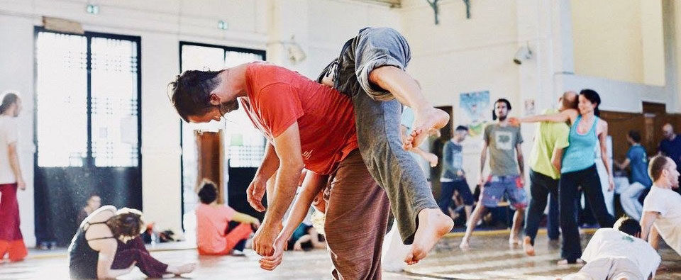 Danse contact improvisation